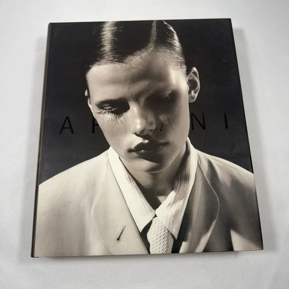 Giorgio Armani Guggenheim Museum Exhibition 2000 Fashion Table Book
